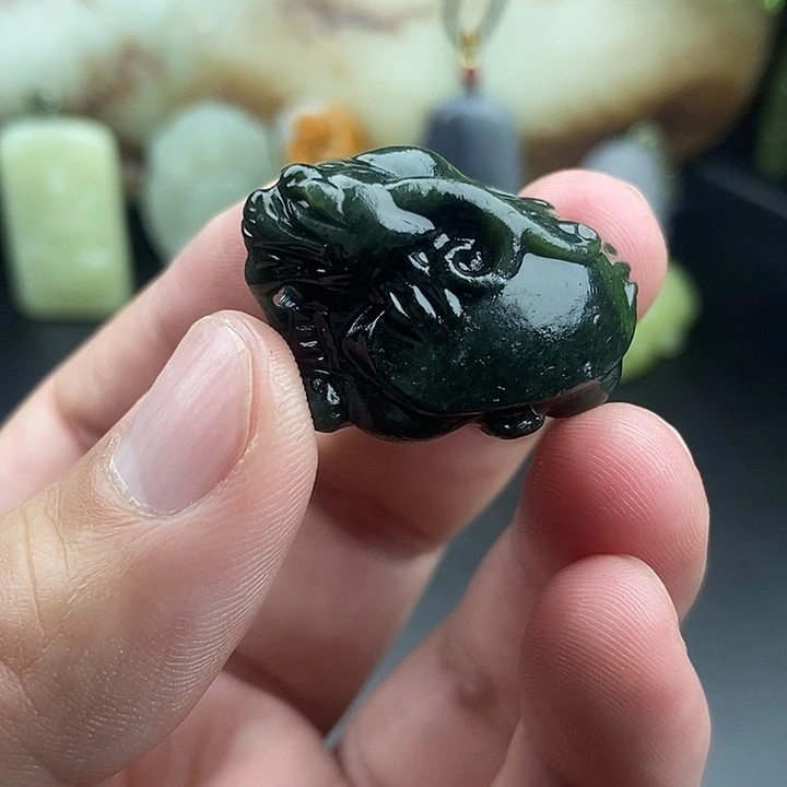 和田玉未镶嵌珠宝奇石