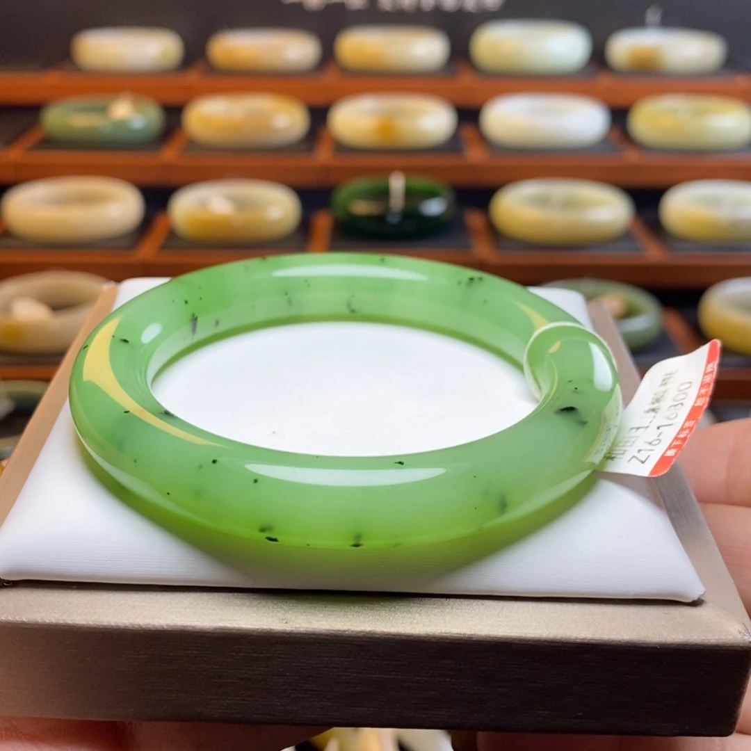 和田玉未镶嵌手镯57圈