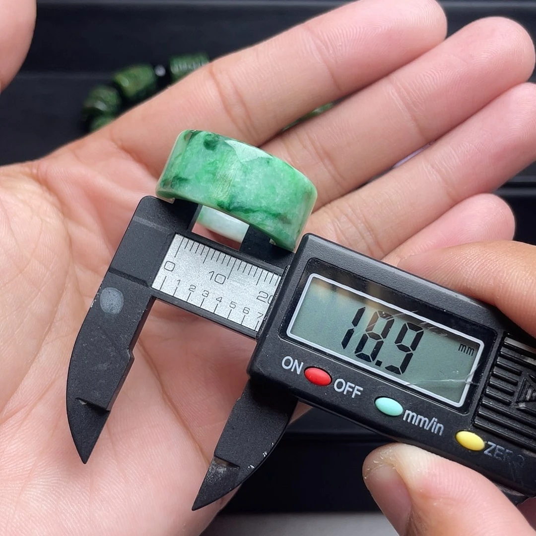 翡翠未镶嵌戒指戒指