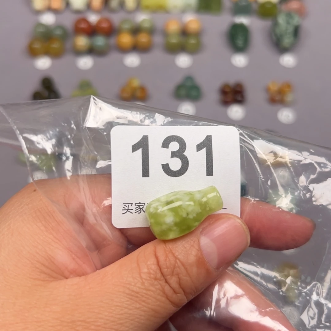 蛇纹石玉未镶嵌颈饰?**?