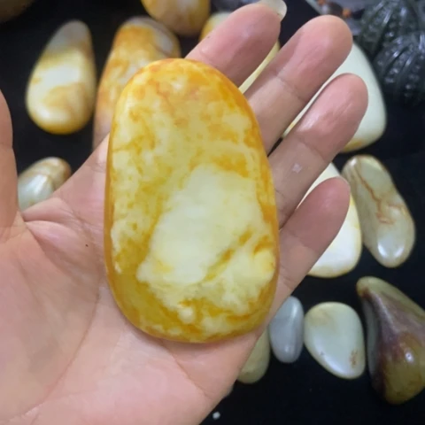 未镶嵌和田玉（糖玉）车挂