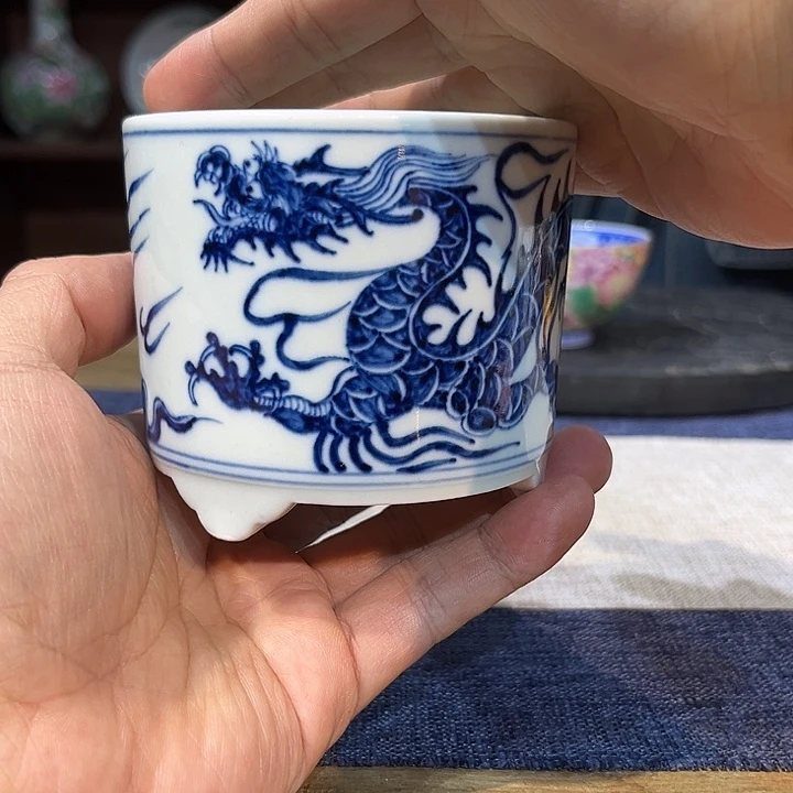 瓷摆件青花龙纹香炉