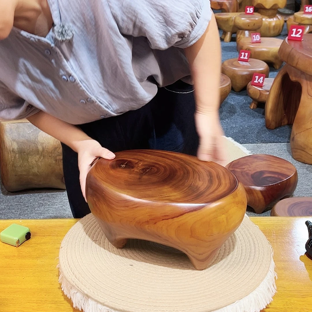 旋***琳号香樟木尺寸：32-23-16cm