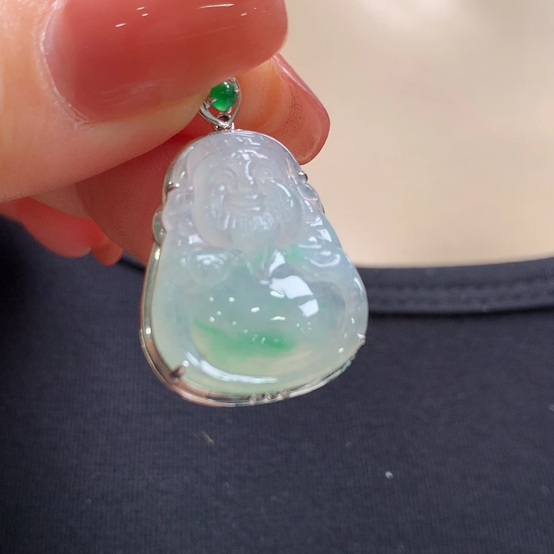 翡翠18K金镶嵌颈饰财神爷