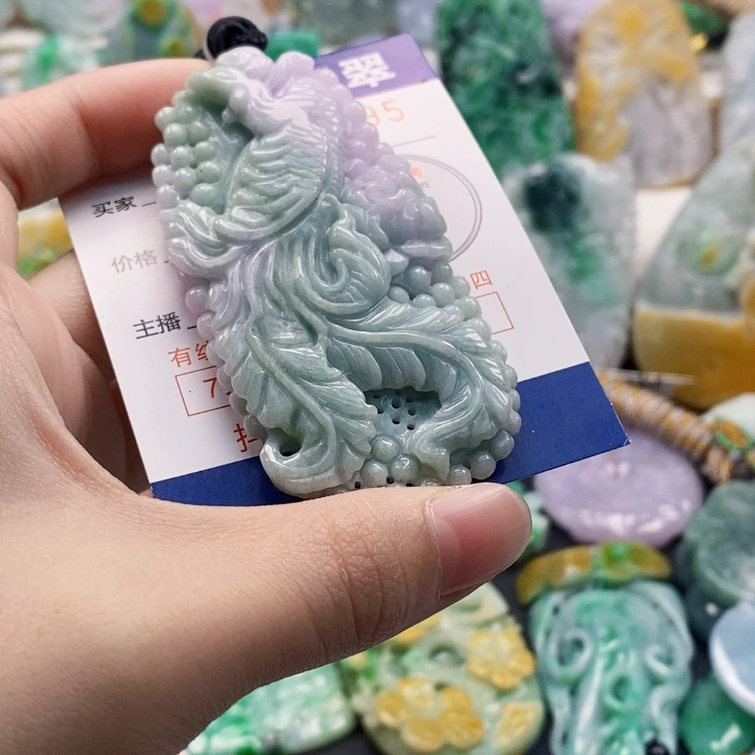 吊坠(不含链)未镶嵌翡翠