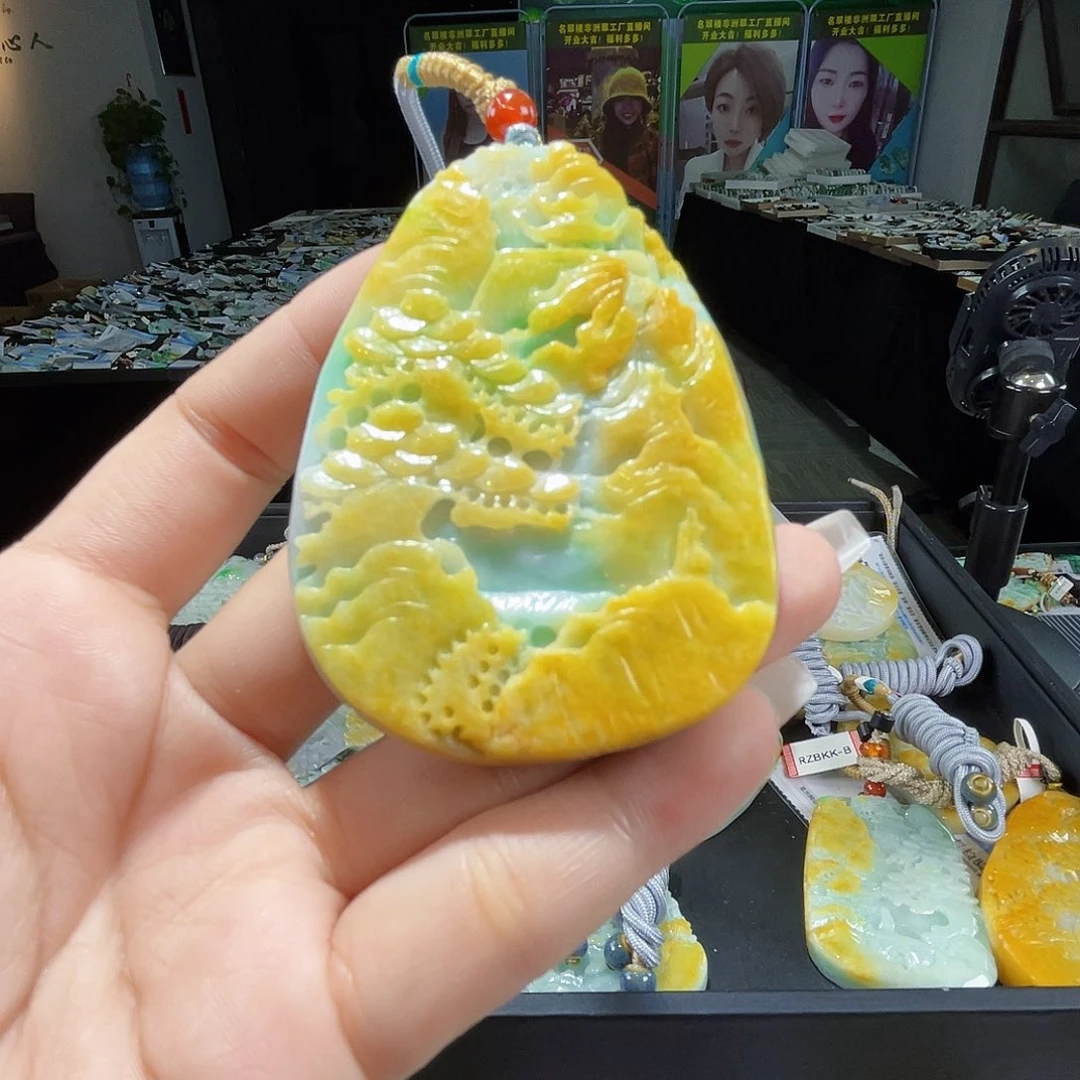 颈饰未镶嵌翡翠一