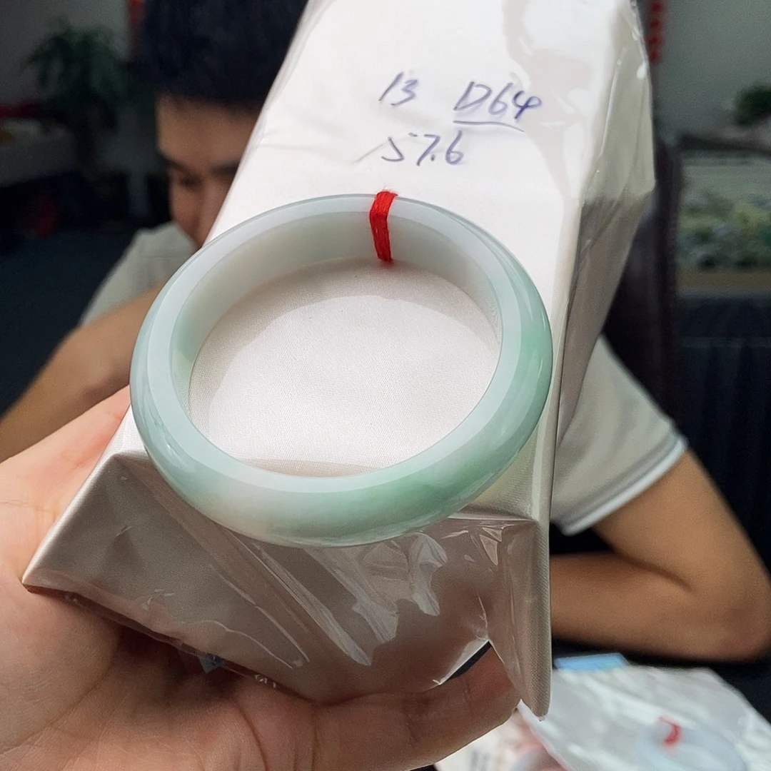 未镶嵌手镯翡翠拍一发一