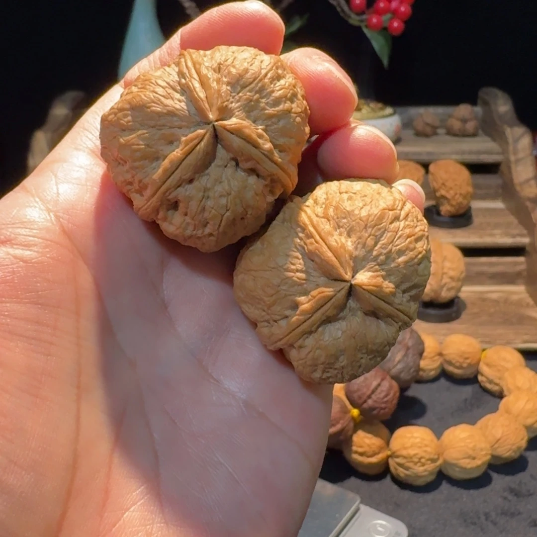 文玩核桃把件云南铁核桃4