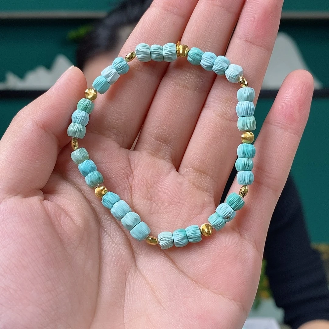 绿松石未镶嵌珠宝奇石