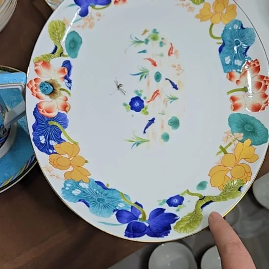 瓷片珐琅彩荷塘鱼盘一个66666