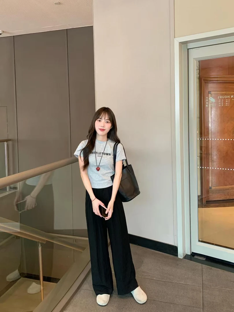 2025春夏新款美式修身正肩短袖T恤黑色简约百搭显瘦休闲裤套装