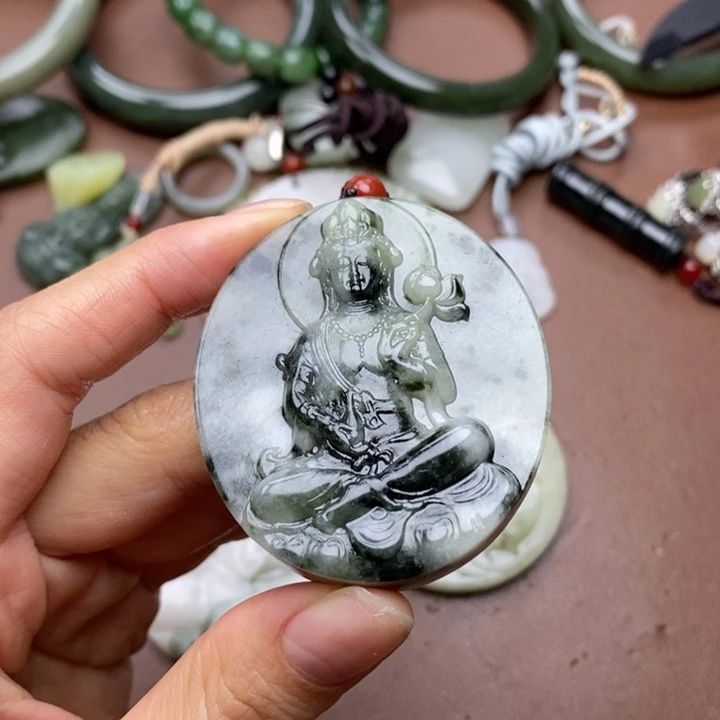 独山玉未镶嵌颈饰