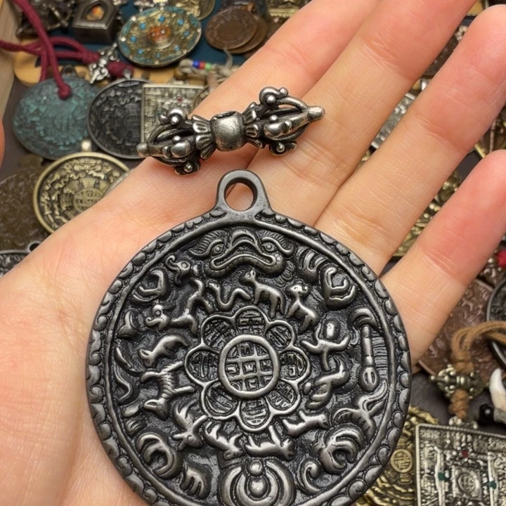 藏传文玩九宫如图