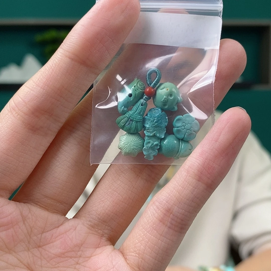 绿松石未镶嵌珠宝奇石