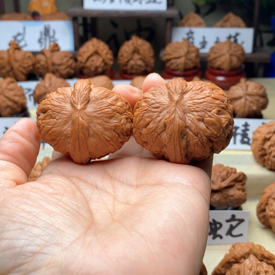 禹***文玩核桃把件球宝全品
