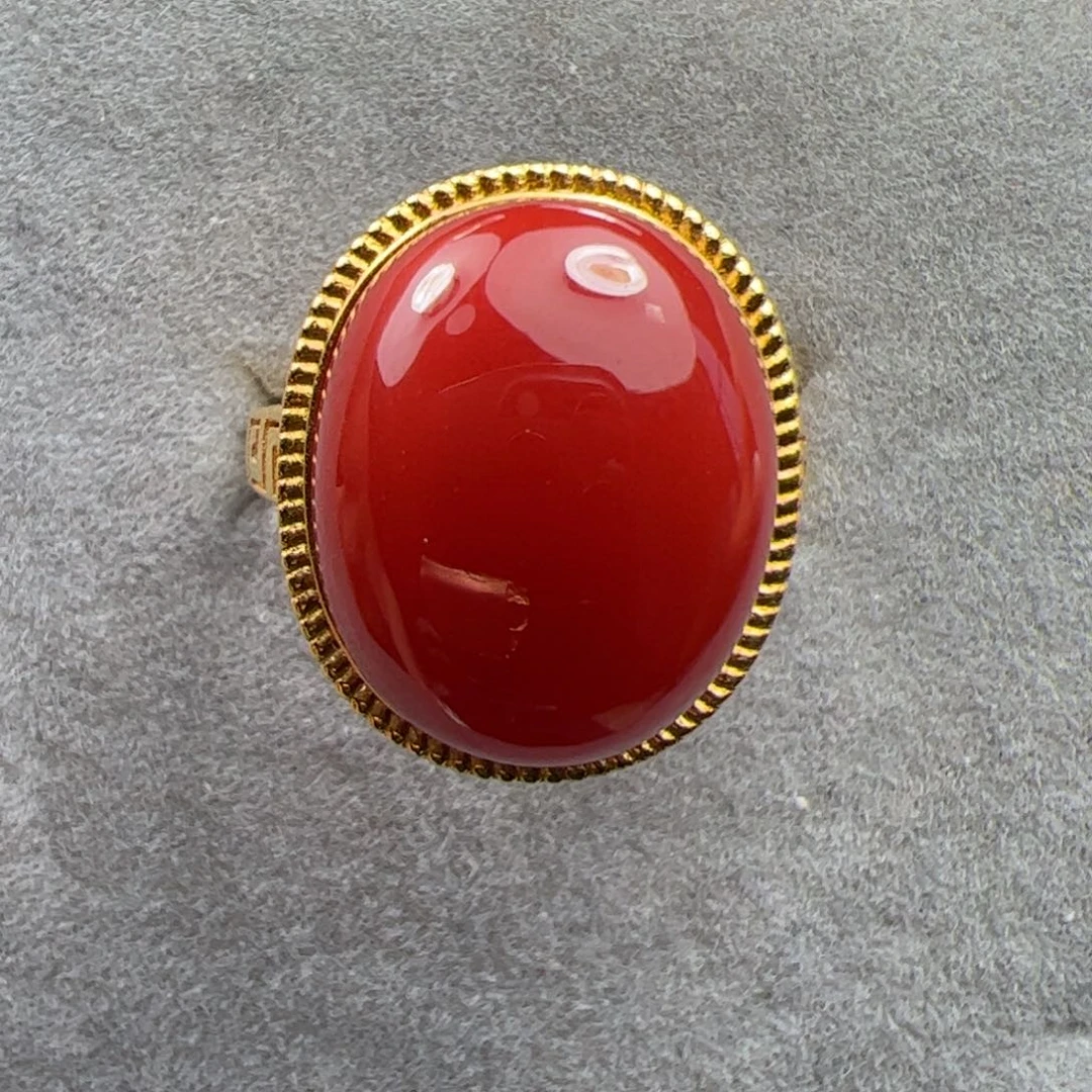 18K金镶嵌戒指南红玛瑙