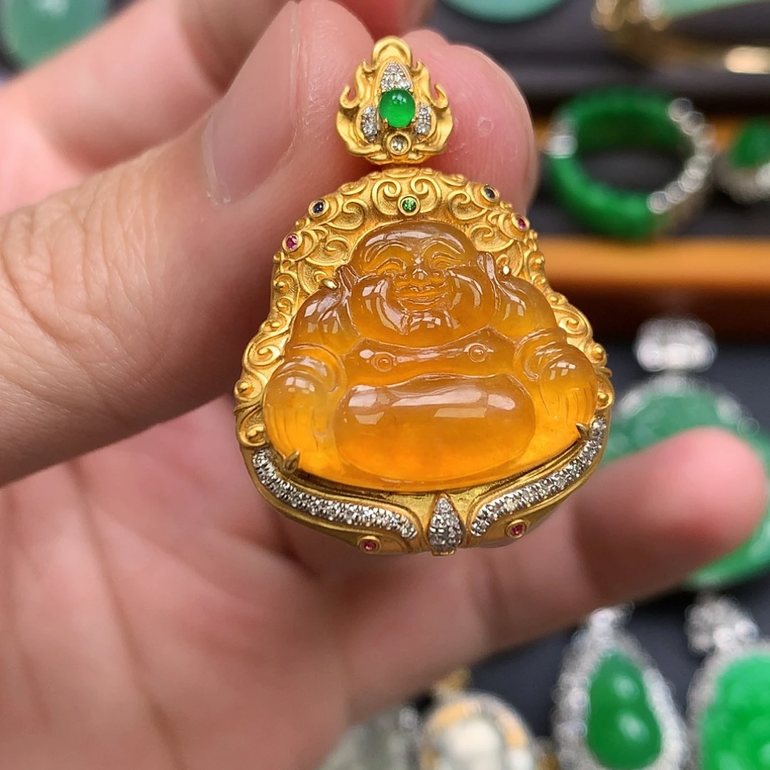 翡翠18K金镶嵌颈饰