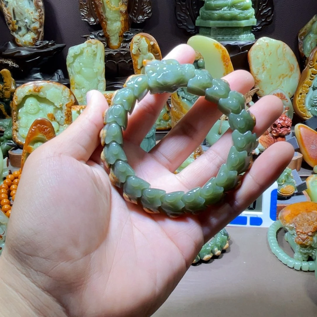 透闪石质玉未镶嵌珠宝奇石