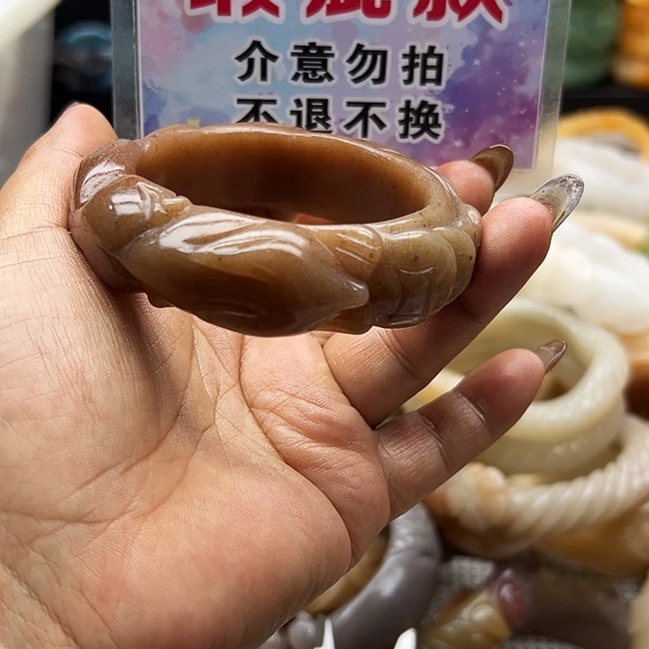 未镶嵌手镯石英岩玉