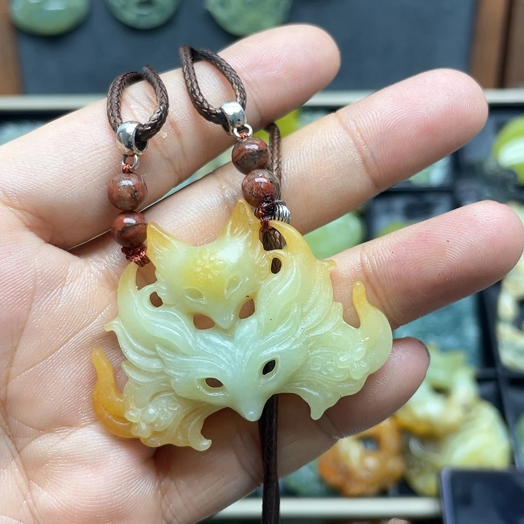 未镶嵌蛇纹石玉颈饰