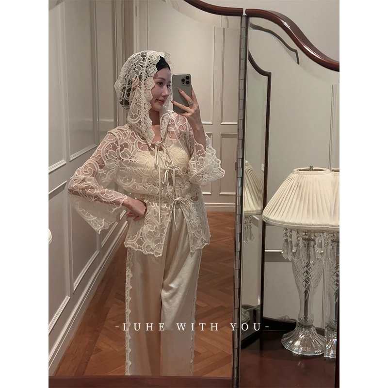 LUHE【西西岛旅人】hehe私服~设计感高棉绣花料连帽外套+缎面裤