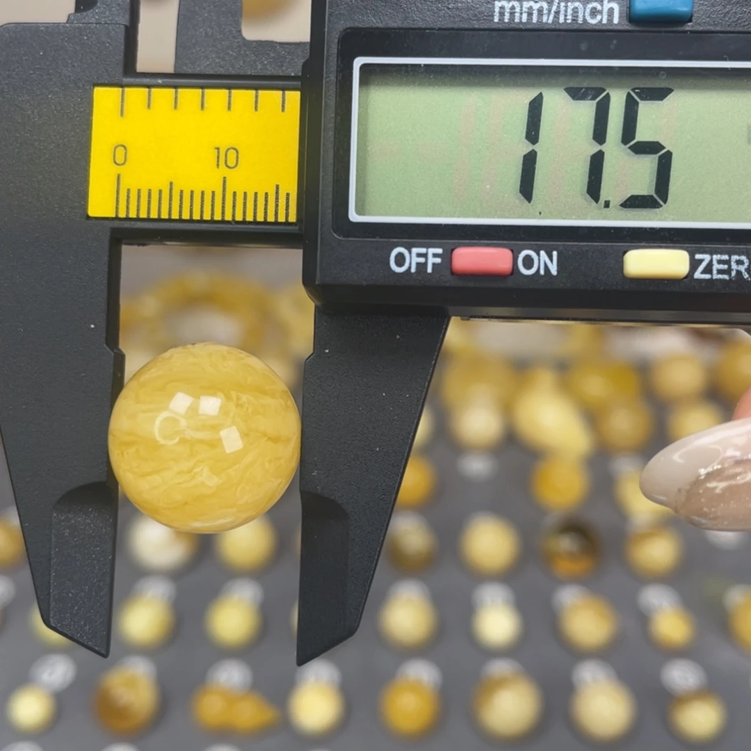 琥珀未镶嵌裸石71