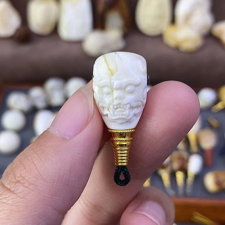 琥珀裸石未镶嵌13三通y51