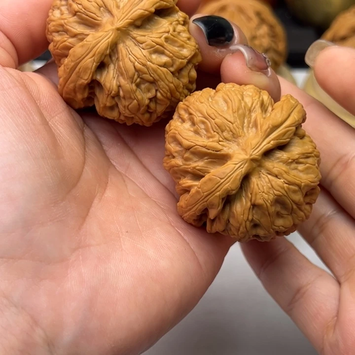 文玩核桃把件静锦鲤王43