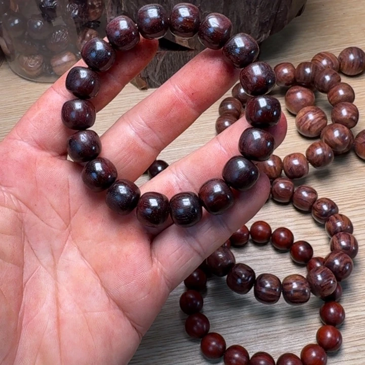 檀香紫檀（小叶紫檀）以***。