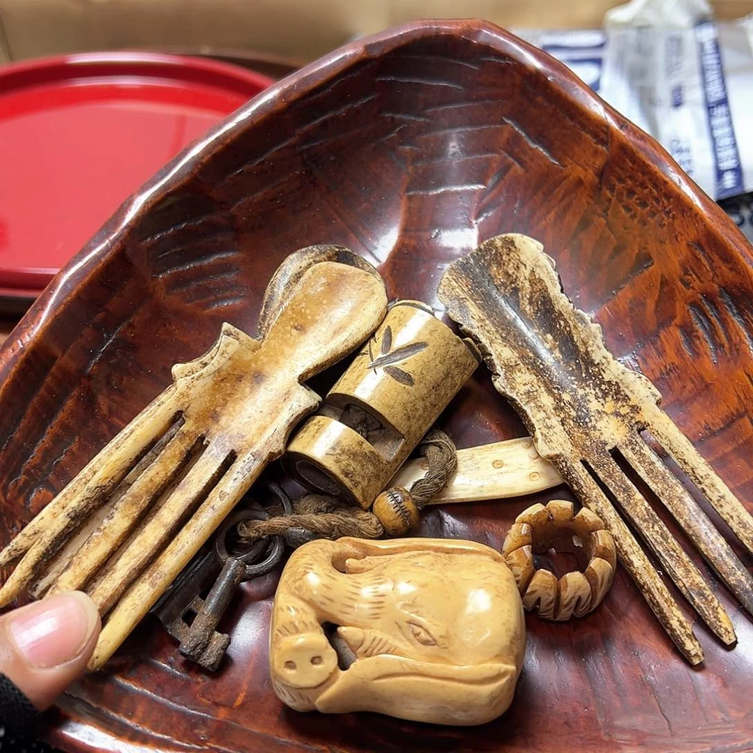 蒙***?瓷器木器工艺摆件卡单拉黑