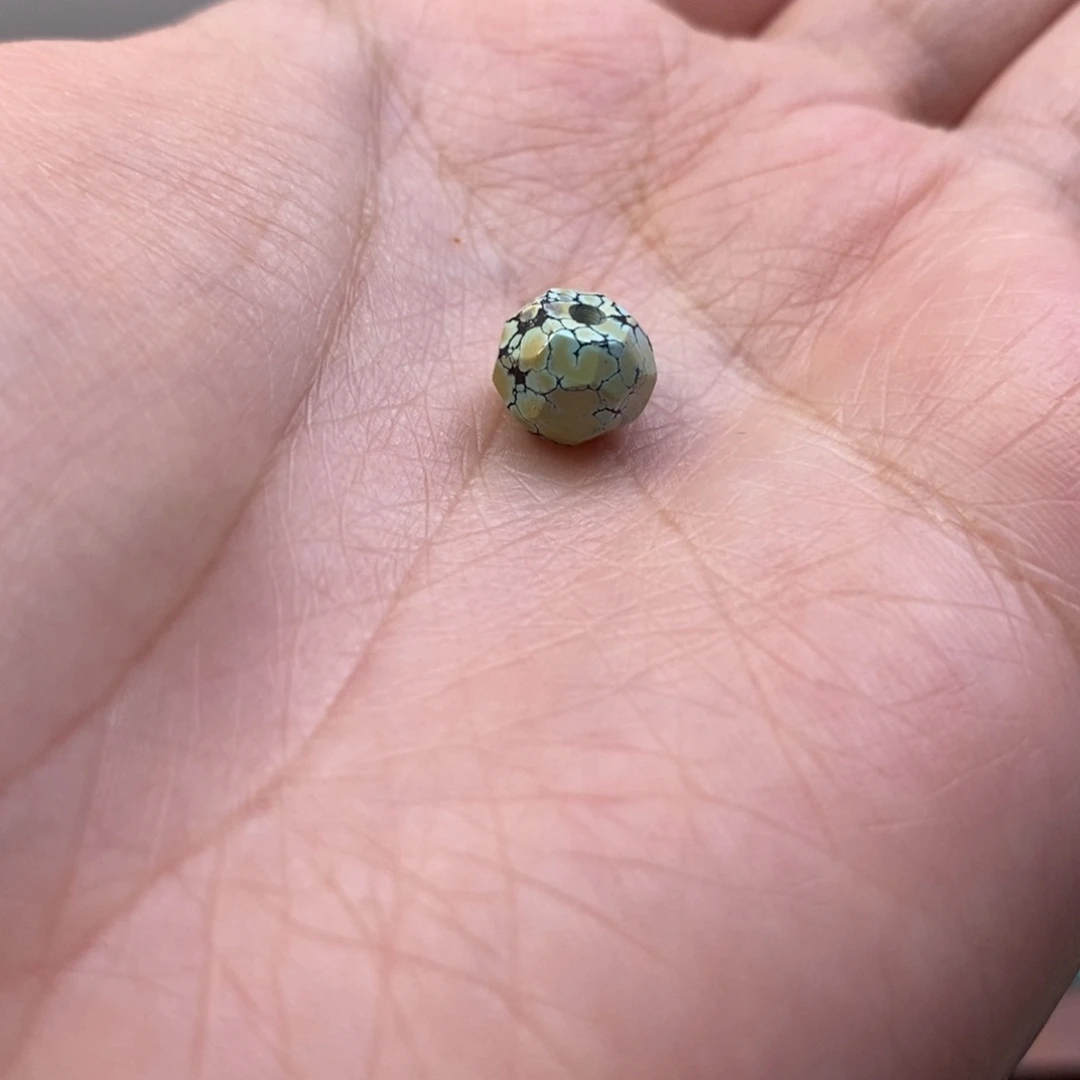 兔***板绿松石未镶嵌珠宝半成品