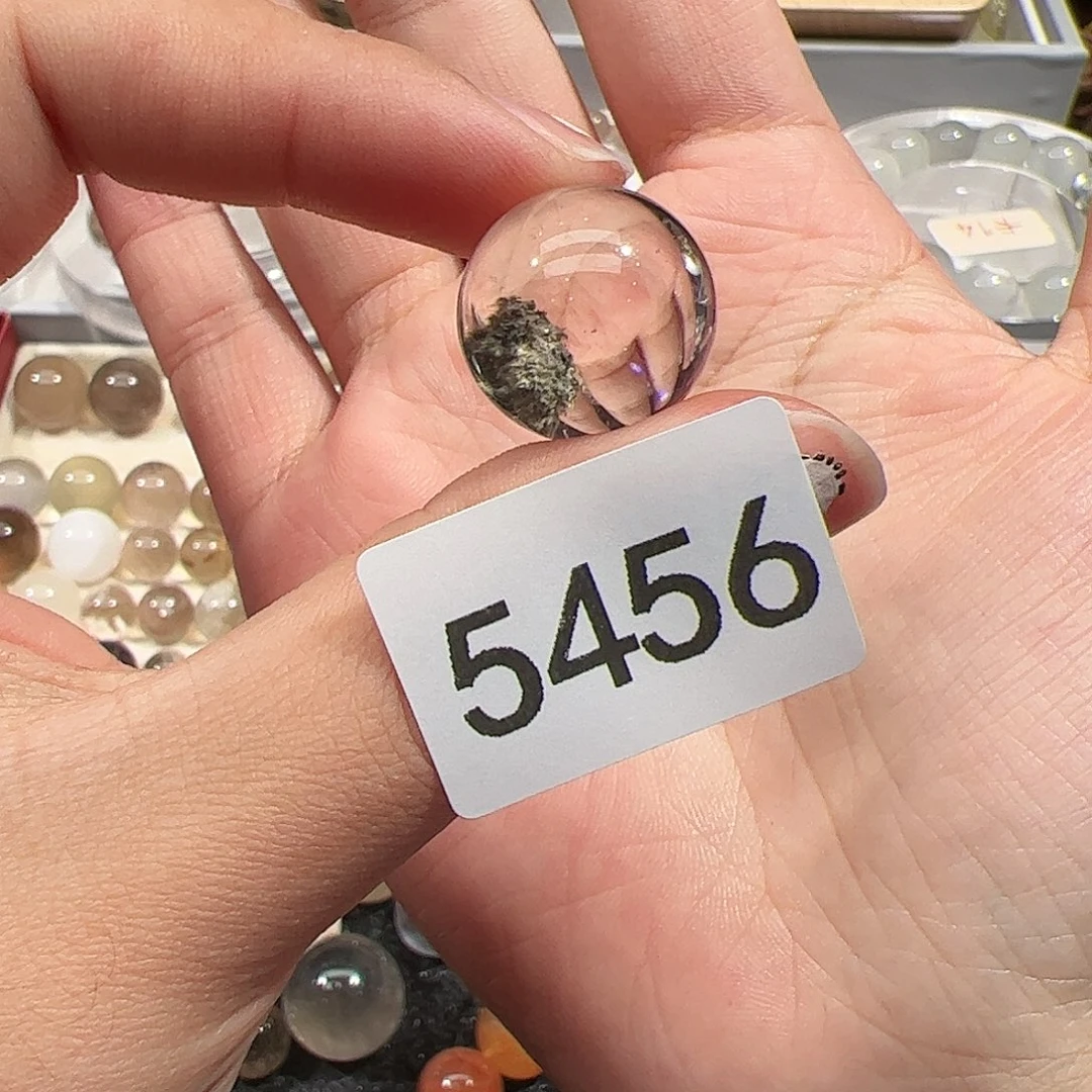 未镶嵌水晶大型摆件（非配饰）