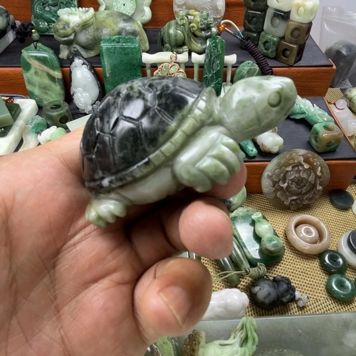 独山玉未镶嵌珠宝半成品