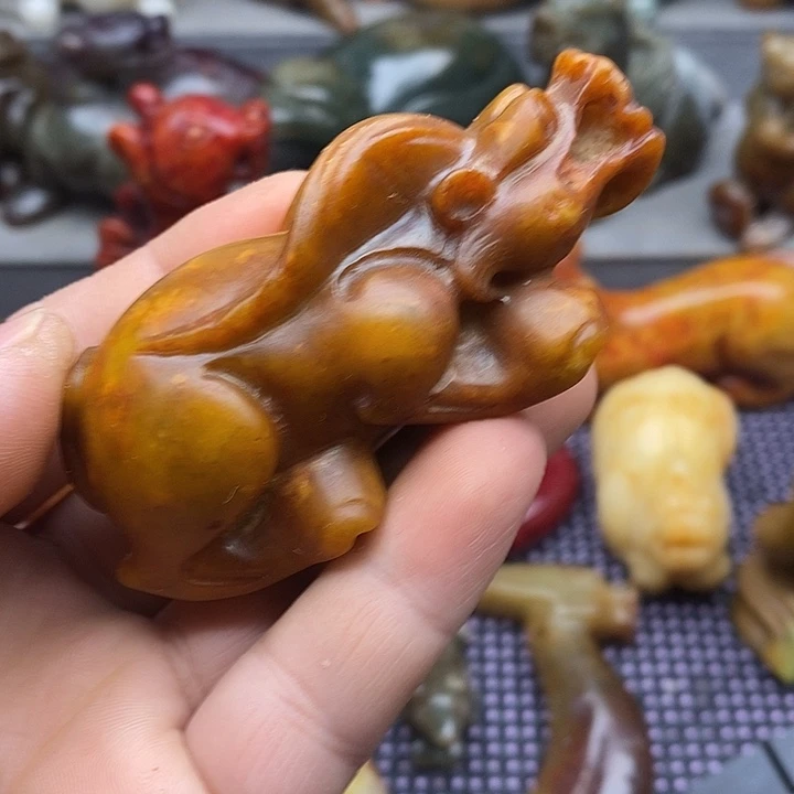 未镶嵌蛇纹石玉颈饰