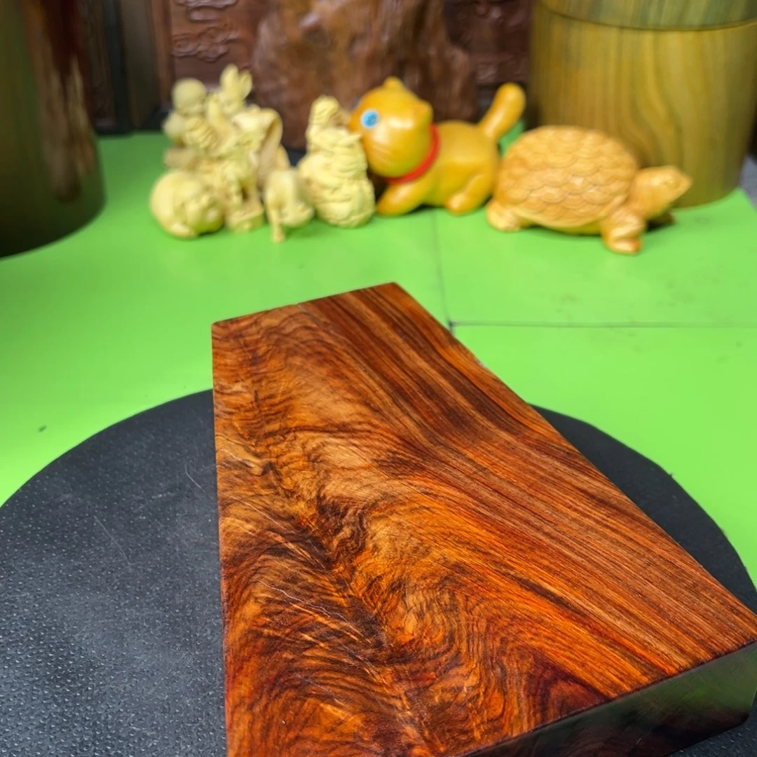 海***翁大果紫檀（缅甸花梨）