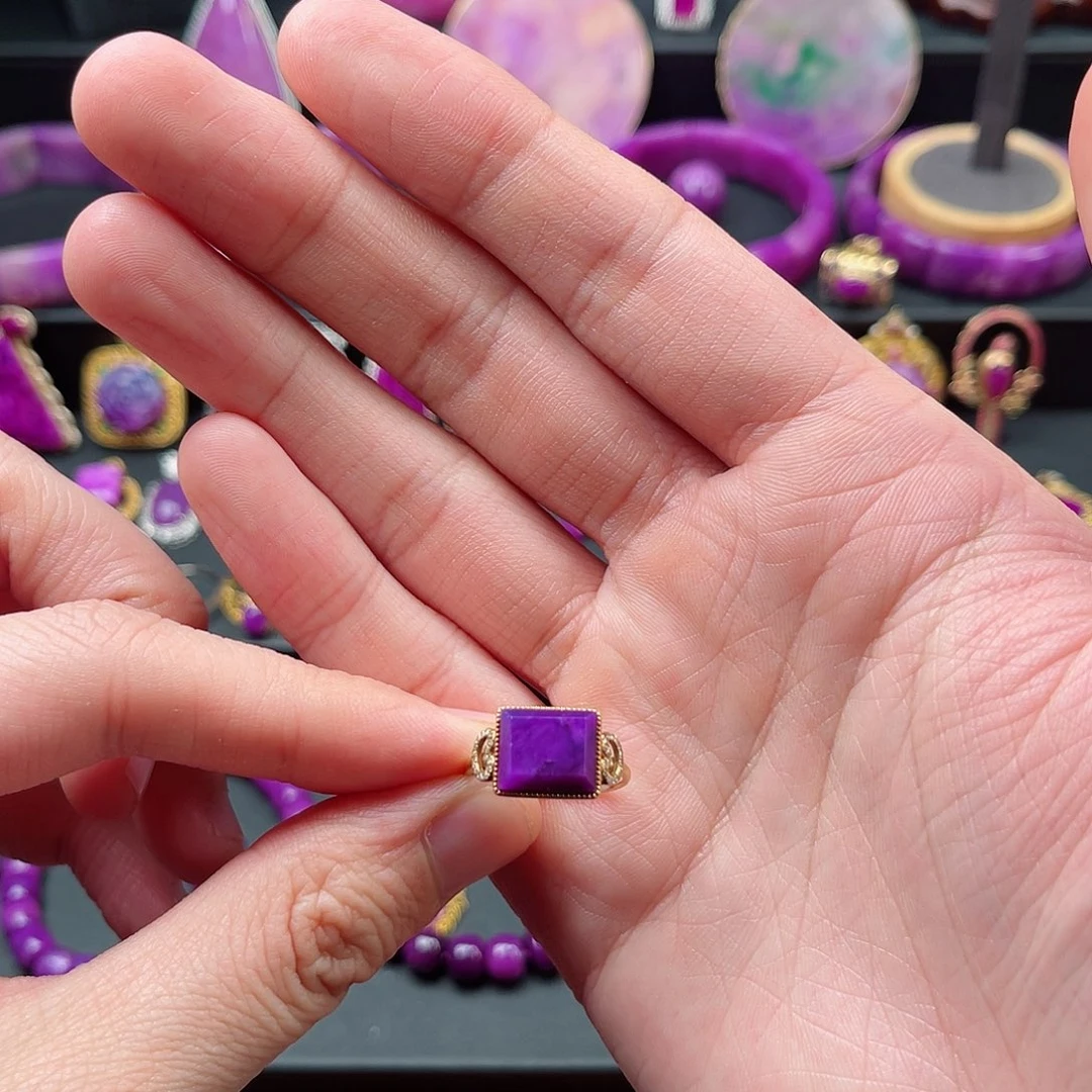 苏纪石（舒俱来）戒指18K金镶嵌