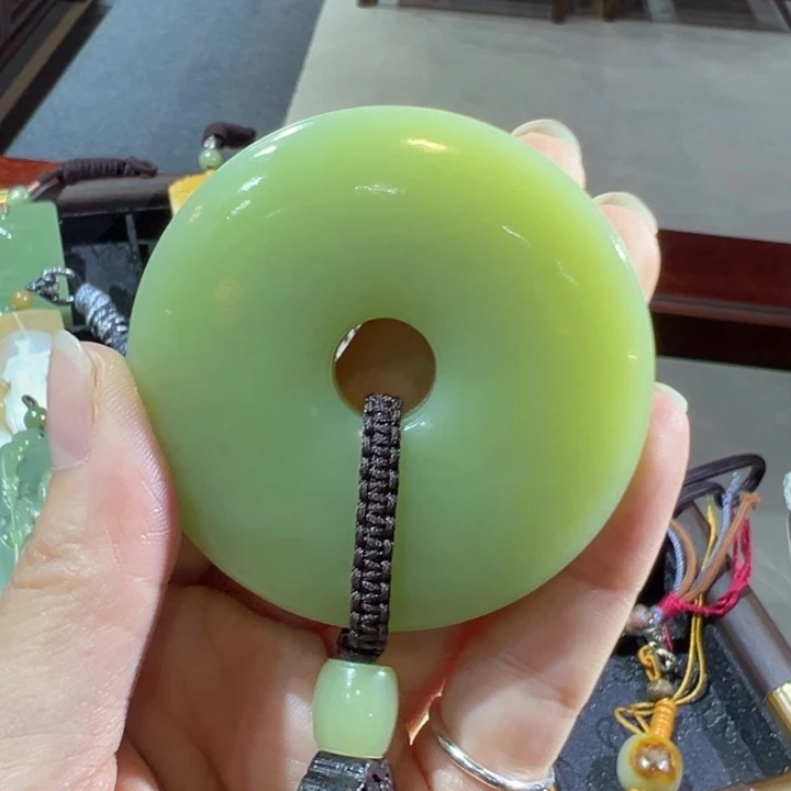 岫岩河磨玉（透闪石质玉）未镶嵌颈饰