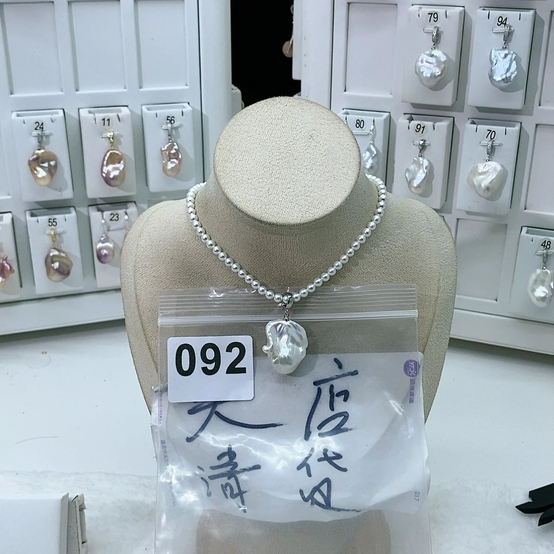 淡水珍珠颈饰合金