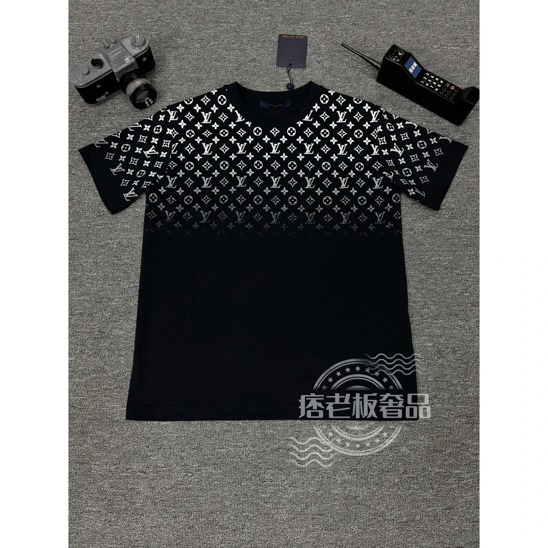 未使用 LouisVuitton/路易威登 【痞老板】渐变满印logo短袖