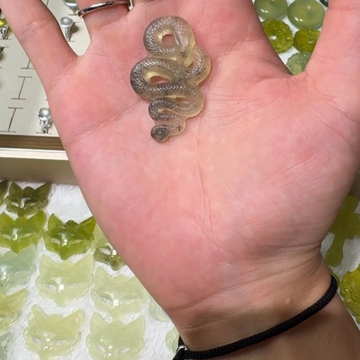 银S925镶嵌蛇纹石玉戒指