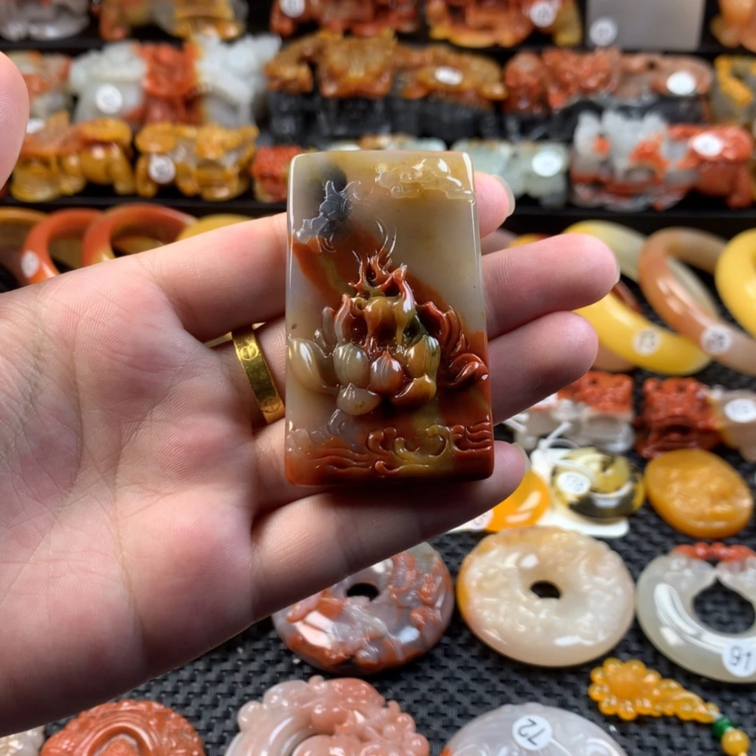 石英质玉（黄龙玉）未镶嵌挂件