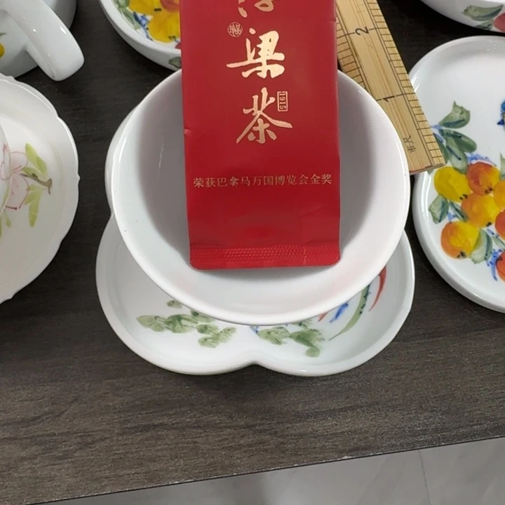 是****景德镇陶瓷手工制作