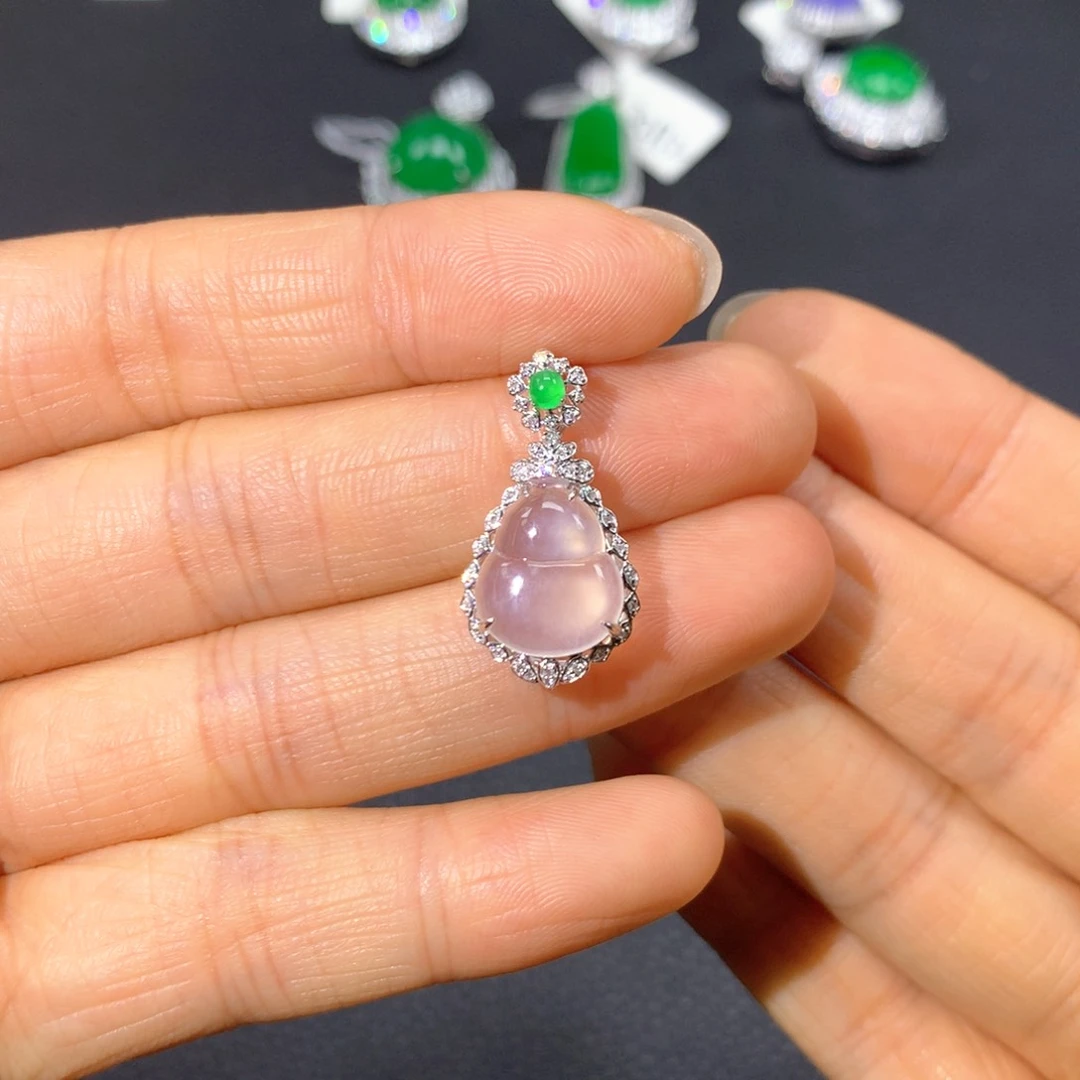 翡翠18K金镶嵌颈饰翡翠