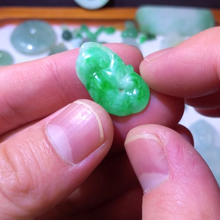 定制翡翠未镶嵌天然a货翡翠