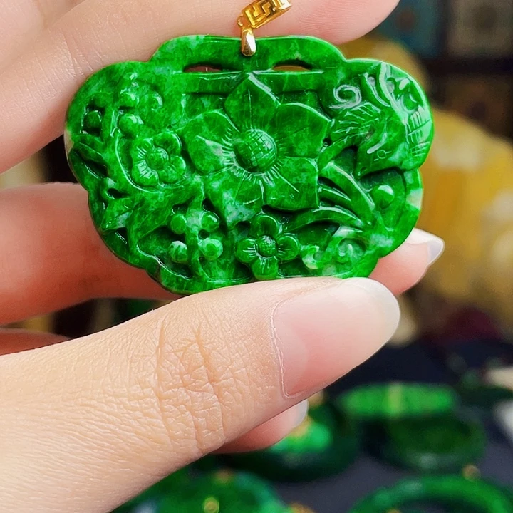 翡翠18K金镶嵌颈饰多样性