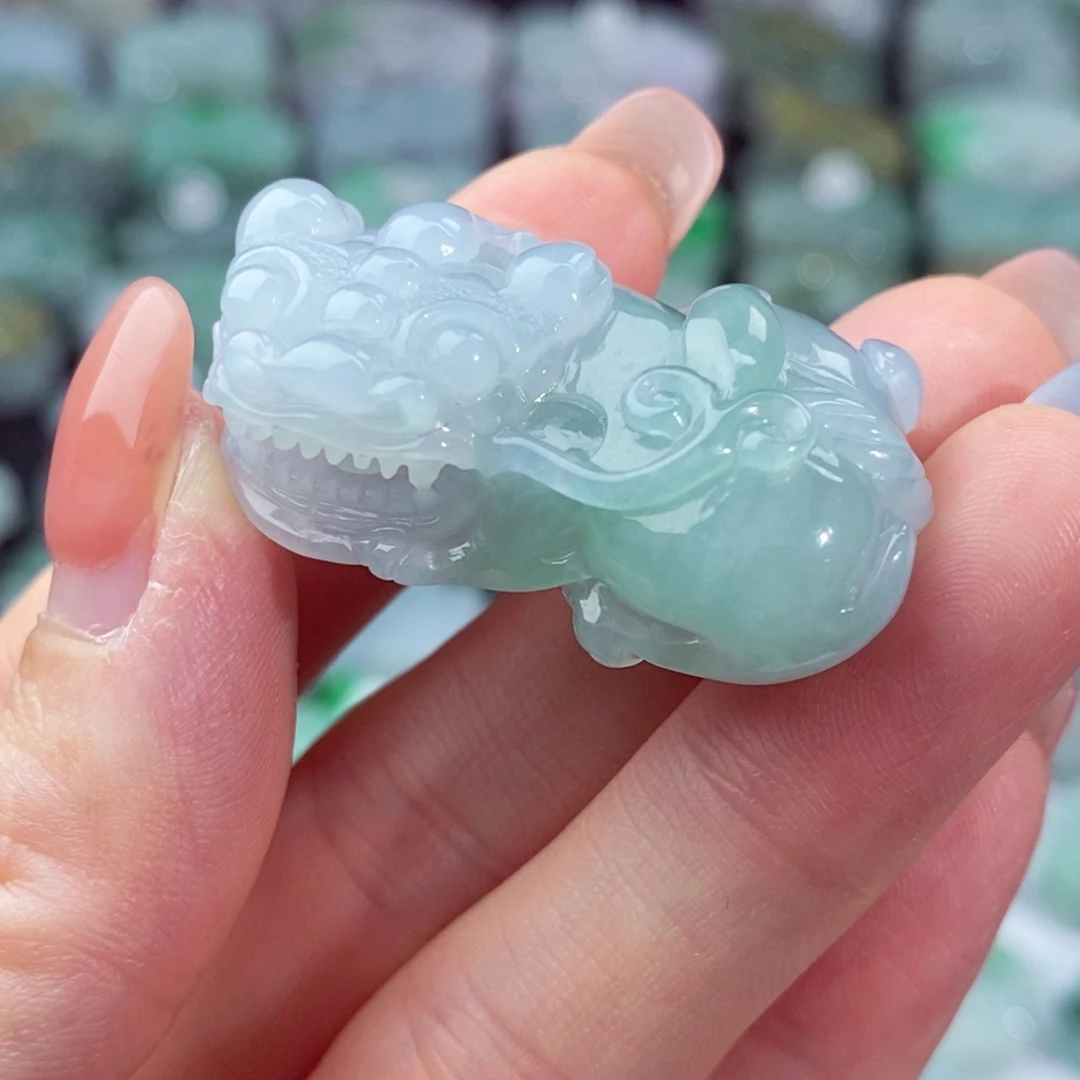 颈饰未镶嵌翡翠天然