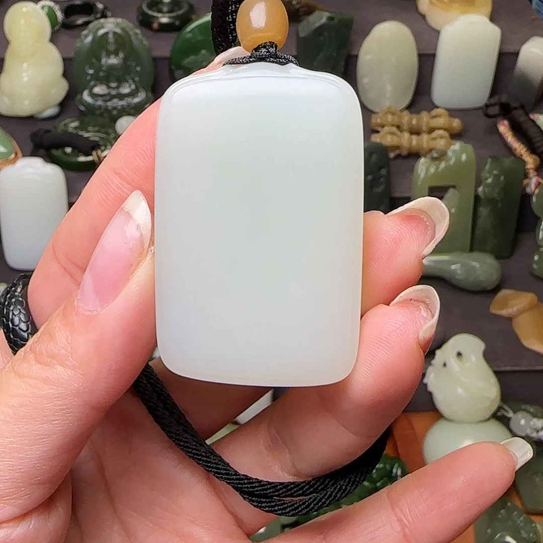 和田玉颈饰未镶嵌枕*