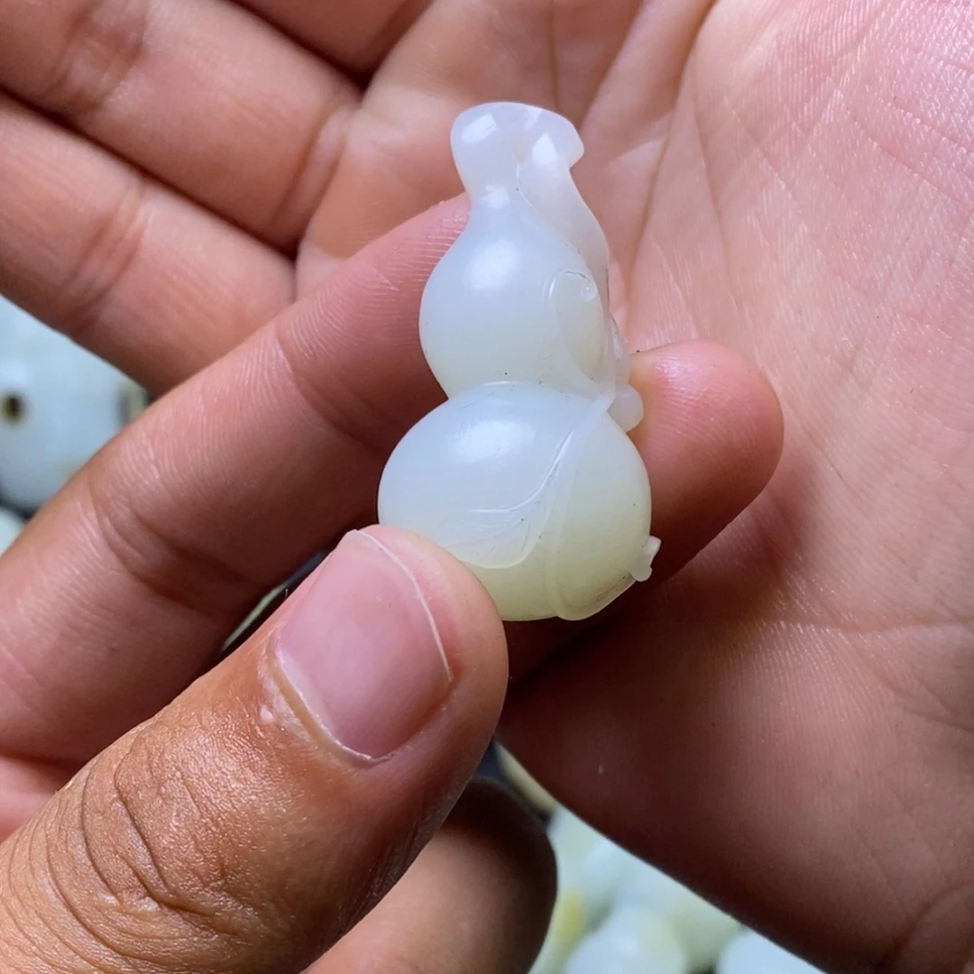 吊坠未镶嵌定制和田玉三***七