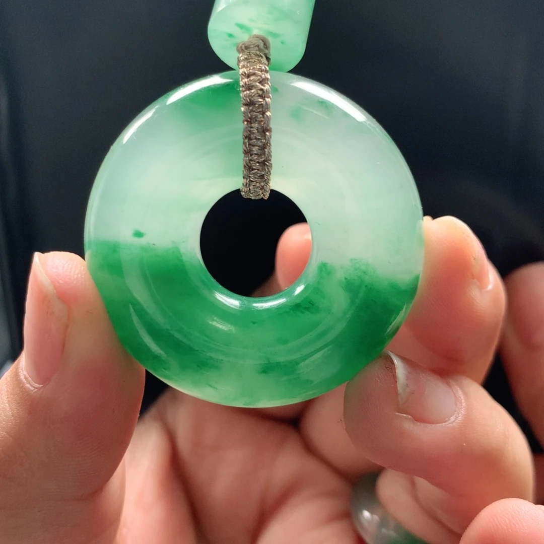 石英质玉吊坠未镶嵌