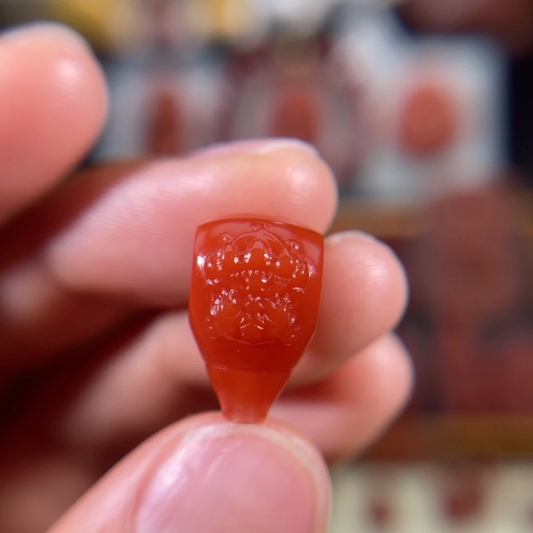 南红玛瑙未镶嵌黄财神三通对孔9.5